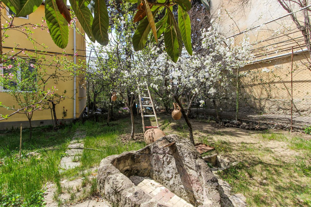 Apartment Gardens 44 Tbilisi Exteriör bild